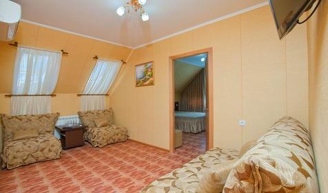 Двухкомнатный улучшенный Люкс. Гостевой дом Дельфин, г. Адлер