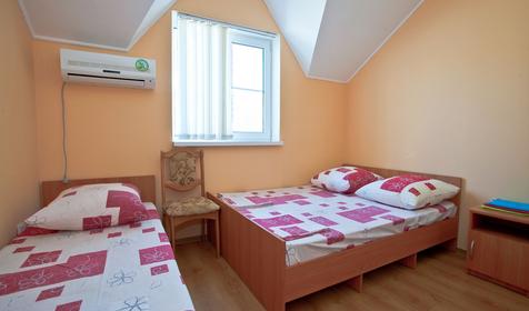 Трехместный номер, гостевой дом Акварель, г. Анапа, п. Джемете