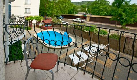 Балкончик. Двухместный номер. Гостевой дом Золотой каштан, г. Геленджик, с. Архипо-Осиповка