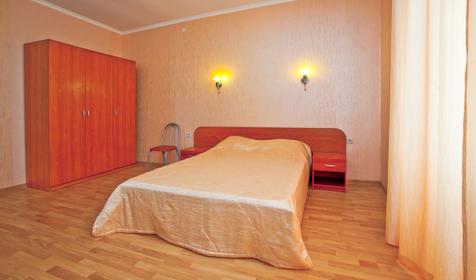 Трехместный номер. Гостевой дом Золотой каштан, г. Геленджик, с. Архипо-Осиповка