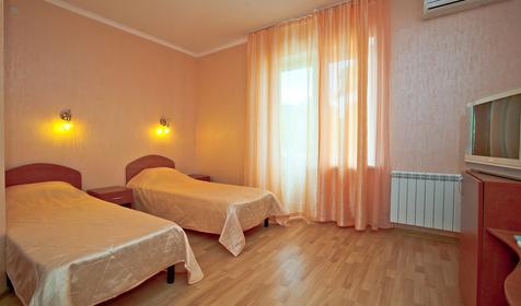 Четырехместный номер. Гостевой дом Золотой каштан, г. Геленджик, с. Архипо-Осиповка