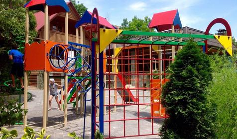 Детская площадка. Туристическая база отдыха Нефтяник, Туапсинский район, п. Бухта Инал