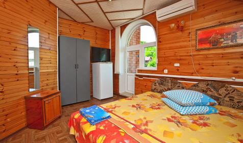 Полулюкс четырехместный. Гостевой дом "Алиев". г. Геленджик, пос. Архипо-Осиповка