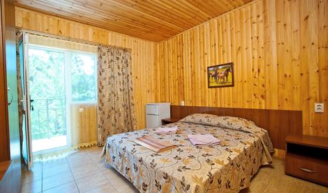 Номер ПК с балконом. Туристическая база отдыха Нефтяник, Туапсинский район, п. Бухта Инал