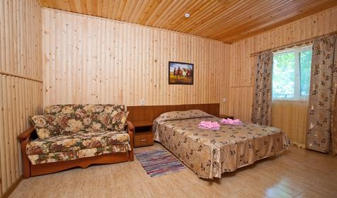 Двухкомнатный номер ПК с балконом. Туристическая база отдыха Нефтяник, Туапсинский район, п. Бухта Инал