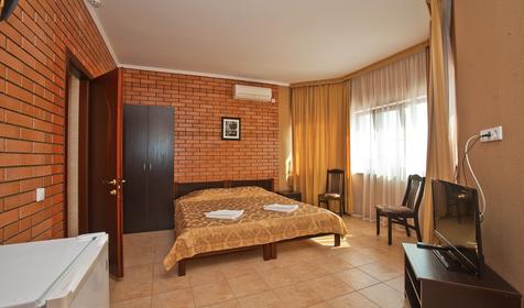 Полулюкс. Гостевой дом Любомир, г. Анапа, п. Витязево