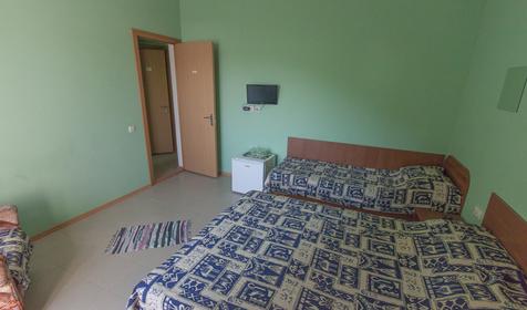 Пятиместный двухкомнатный семейный номер комфорт. Гостевой дом Алена, Туапсинский район, п. Джубга