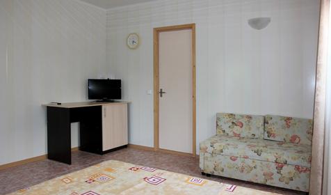 Трехместный комфорт. Частная мини-база отдыха Солнечная, ст. Должанская