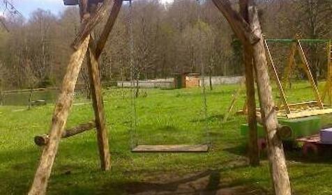 База отдыха Пихтовый бор, Апшеронский район, 15-й километр дороги Даховская-Лаго-Наки