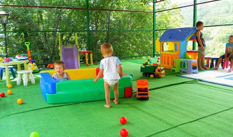 Детская площадка. Гостиный дом Императрица, г. Геленджик, п. Джанхот