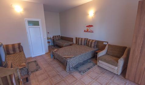 Четырехместный номер с доп.местом. Гостевой дом Алена, п. Джубга