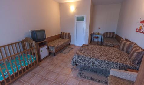 Четырехместный номер с доп.местом. Гостевой дом Алена, п. Джубга