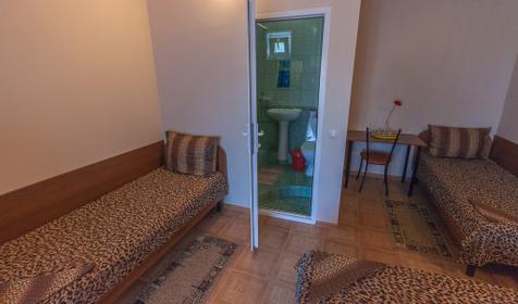 Четырехместный номер с доп.местом. Гостевой дом Алена, п. Джубга