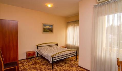 Двухместный полулюкс. Отель Утомленные солнцем, г. Сочи, пос. Красная Поляна