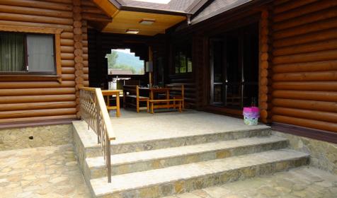 Коттедж "Казачий дворик". Туристический комплекс Белая река, Майкопский район, ст. Даховская