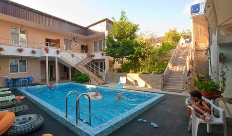 Территория. Частный дом Виолетта, г. Сочи, Лазаревский район, п. Лоо