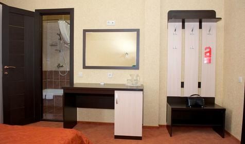 Двухместный номер стандарт с двумя доп.местами (№2,4,6,8). База отдыха Старая Мельница, п. Мостовской