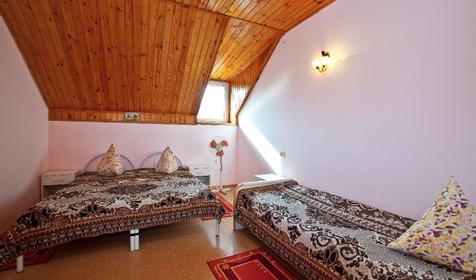 Трехместный эконом. Гостевой дом Жарук, с. Береговое