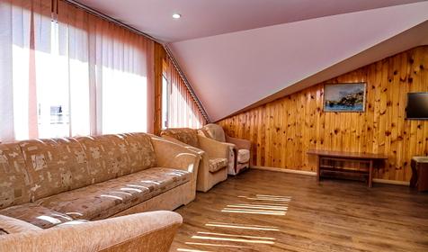 Двухкомнатный номер. Гостевой дом "Борнео", г. Сочи, Адлерский р-н