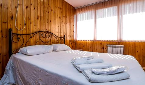 Двухкомнатный номер. Гостевой дом "Борнео", г. Сочи, Адлерский р-н