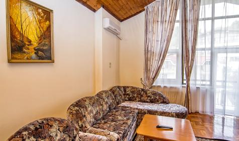 Двухкомнатный номер отеля-пансионата Пенаты, г. Сочи, Лазаревский район, п. Лоо