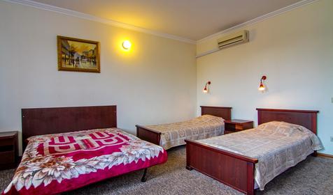 Трехместный стандарт. Гостиница Маркиз. Краснодар
