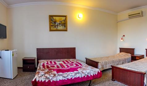 Трехместный стандарт. Гостиница Маркиз. Краснодар