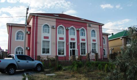 Гостиница Адмирал-Клуб. Крым, Заозерное