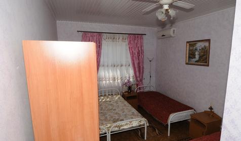 Четырехместный номер Стандарт. Гостевой дом Галина, Темрюкский р-н, ст. Голубицкая