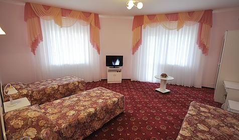 Шестиместный