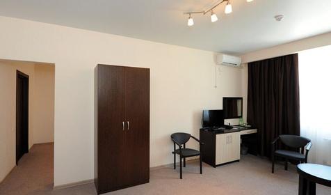 Двухкомнатный номер. Отель Бархатные сезоны Александровский сад, Сочи, Адлерский район