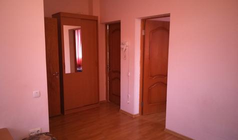 Трехместный двухкомнатный