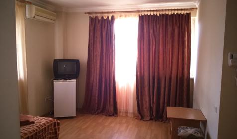 Трехместный двухкомнатный с балконом №13