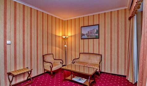 Двухкомнатный люкс улучшенный. Отель "Европа", г. Краснодар