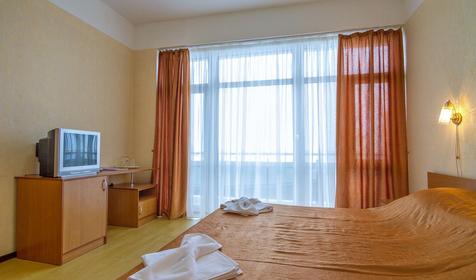 Двухместный повышенной комфортности с двуспальной кроватью. Отель Атлантида, г. Анапа