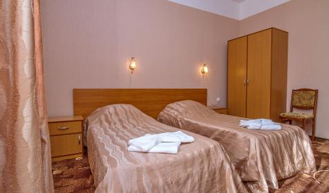 Двухместный стандарт Double с видом на город. Отель Атлантида, г. Анапа