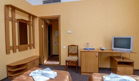 Двухкомнатный семейный. Отель Атлантида, г. Анапа