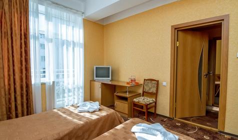 Двухкомнатный семейный. Отель Атлантида, г. Анапа