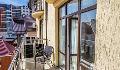 Стандарт трехместный. Гостевой дом "Земфира plus", г. Анапа