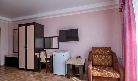 Стандарт трехместный. Гостевой дом "Земфира plus", г. Анапа