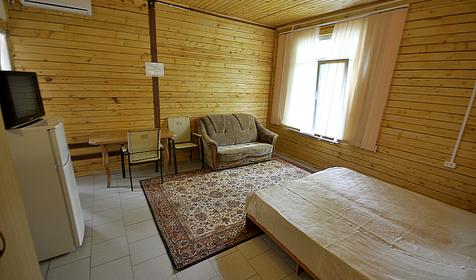 Трехместный полулюкс. Гостиница Калипсо, г. Геленджик