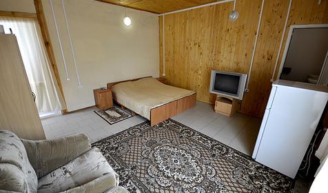 Трехместный полулюкс. Гостиница Калипсо, г. Геленджик