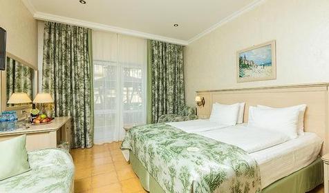 Супериор семейный 4-местный. Довиль отель, г. Анапа