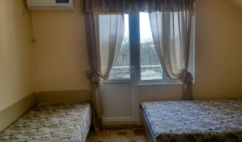 люкс с двухспальной и односпальной кроватями