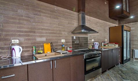 Кухня-столовая во дворе. Гостевой дом Гуама, х. Гуамка