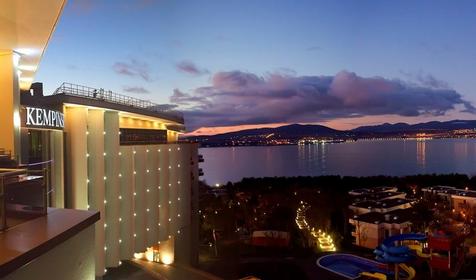 Вид на море и город. Кемпински Гранд Отель, г. Геленджик