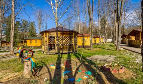 Гостинично-туристический комплекс Лань, респ. Адыгея, п. Каменномостский