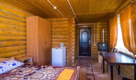 Двухместный номер повышенной комфортности в двухсекционном домике. Гостинично-туристический комплекс Лань, респ. Адыгея, п. Каменномостский