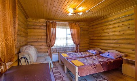 Двухместный номер повышенной комфортности в двухсекционном домике. Гостинично-туристический комплекс Лань, респ. Адыгея, п. Каменномостский