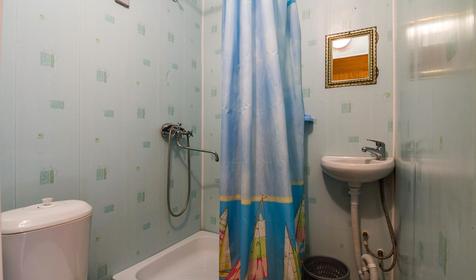 Трехместный номер в двухсекционном домике. Гостинично-туристический комплекс Лань, респ. Адыгея, п. Каменномостский